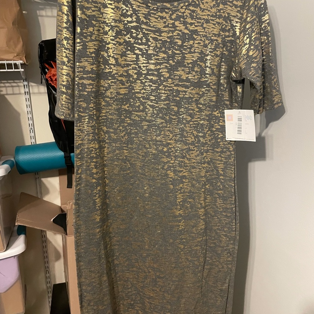 Nwt lularoe julia in gray with gold metallic detail